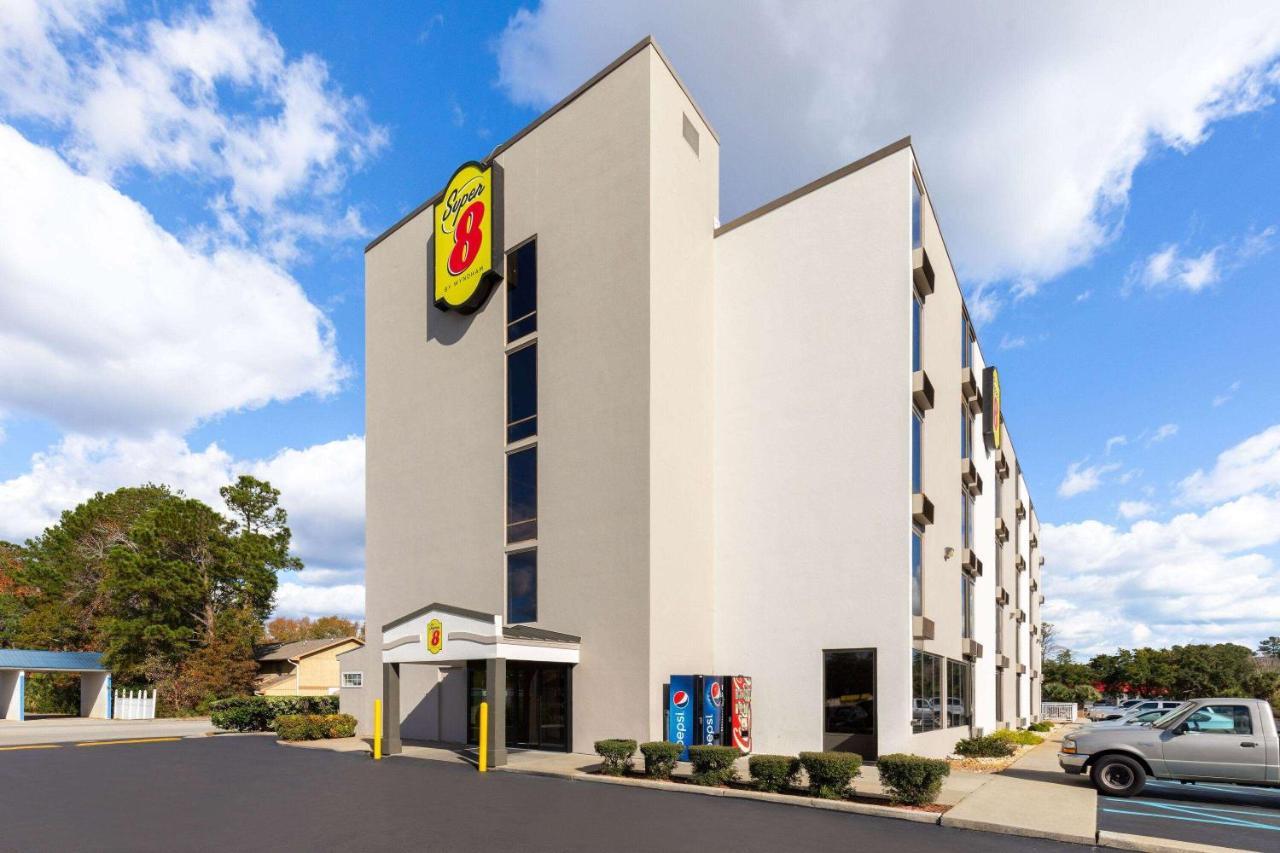 Super 8 By Wyndham Myrtle Beach/Market Common Area Exterior photo