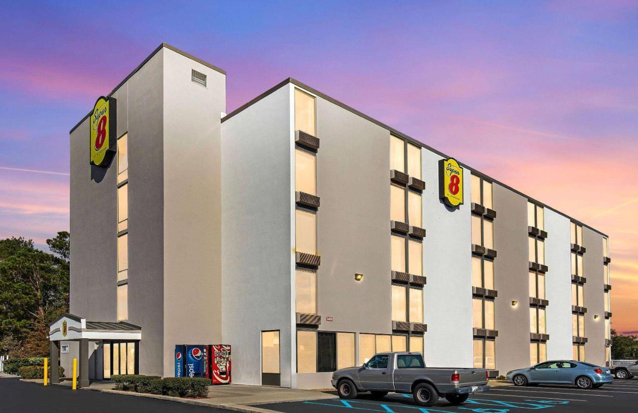 Super 8 By Wyndham Myrtle Beach/Market Common Area Exterior photo