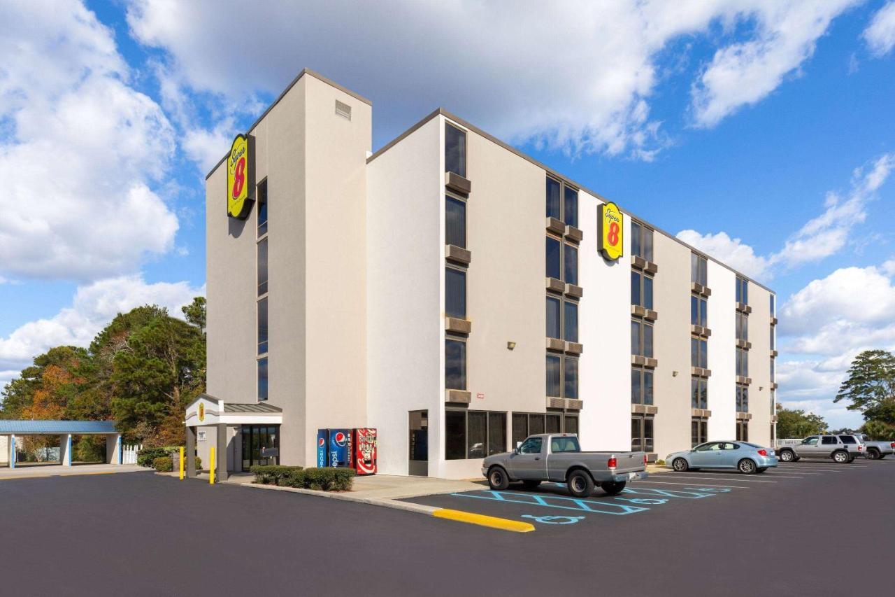 Super 8 By Wyndham Myrtle Beach/Market Common Area Exterior photo